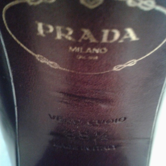 ๐ฉโ๐ป ๐ฏ Authentic Prada High Heeled 'Penny' Loafers w/shoe bag ๐ฉโ๐ป - Picture 6 of 11